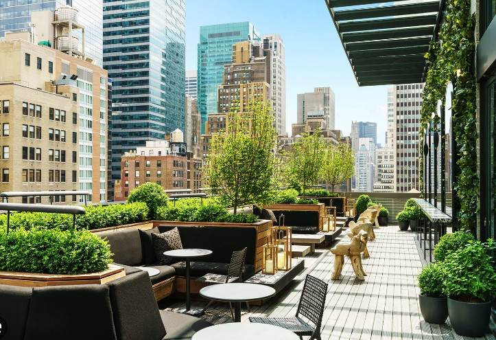Castell rooftop loune Bar Castell rooftop lounge Bar