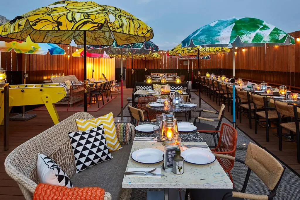 221320996 Rooftop Bar Mama Shelter Paris East