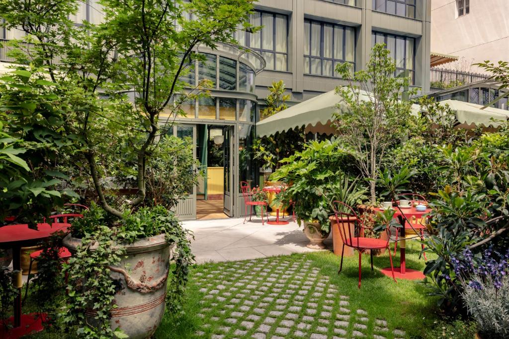 Rooftop Bar sur le Toit hotel Fantaisie Paris Rooftop Bar sur le Toit hotel Fantaisie Paris
