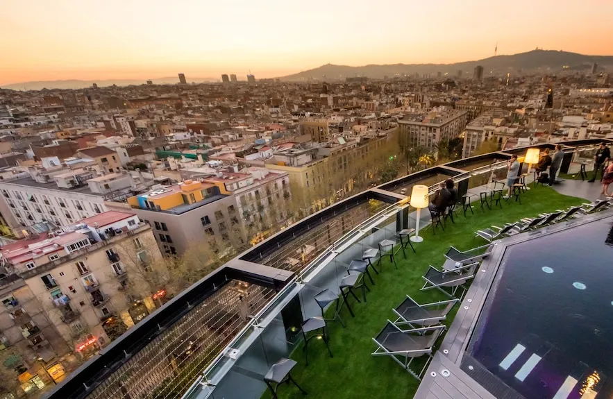 Rooftop vue splendide Barcelone Barcelo Raval Hotel Rooftop vue splendide Barcelone Barcelo Raval Hotel